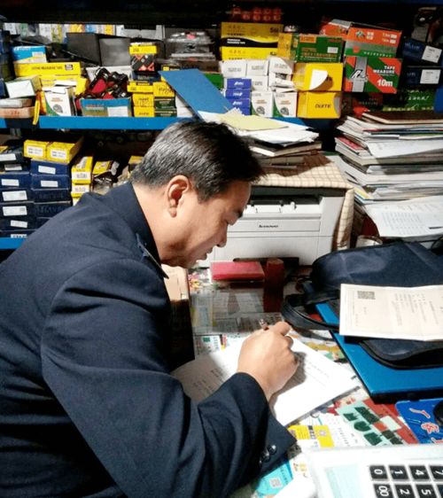 原州區(qū)分局開展安全帽等特種勞動(dòng)防護(hù)用品專項(xiàng)監(jiān)督檢查，強(qiáng)化網(wǎng)絡(luò)技術(shù)服務(wù)支撐